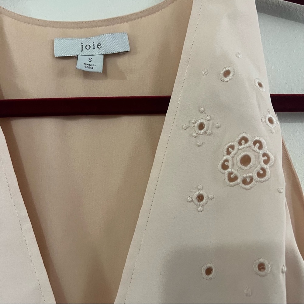 Joie Sleeveless Blouse with Eyelet Details NWOT - Picture 3 of 4